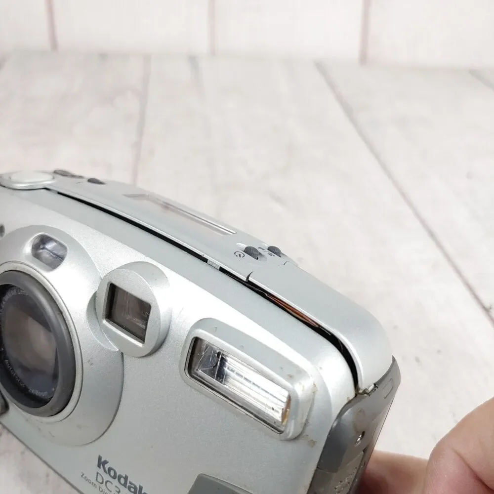 Kodak DC3400 Zoom Digital Camera 2.0MP Silver Gray Retro Power On ASIS FOR PARTS